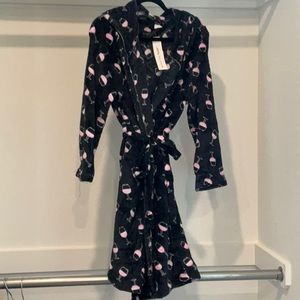 Velvety wine glass robe